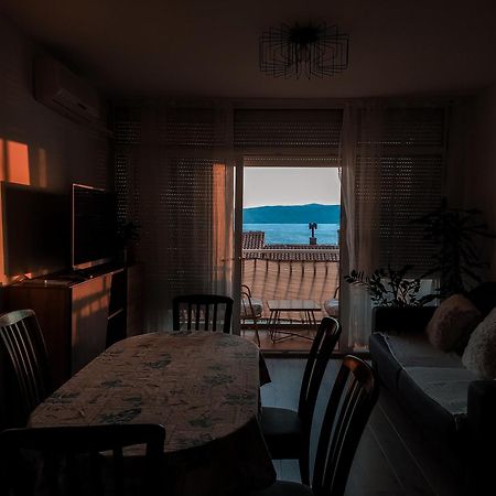 Novouredeni Stan S Balkonom I Pogledom Na More Senj  Esterno foto