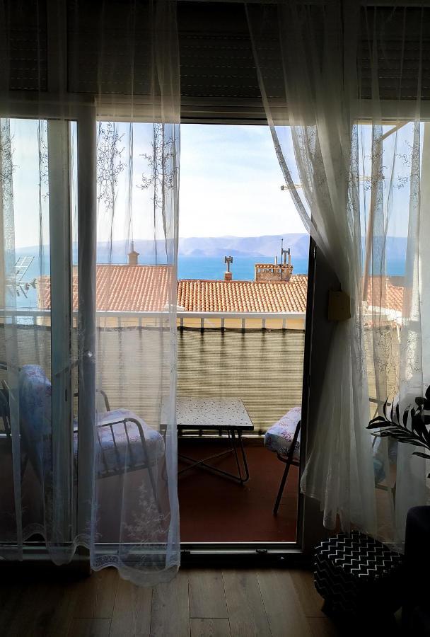 Novouredeni Stan S Balkonom I Pogledom Na More Senj  Esterno foto