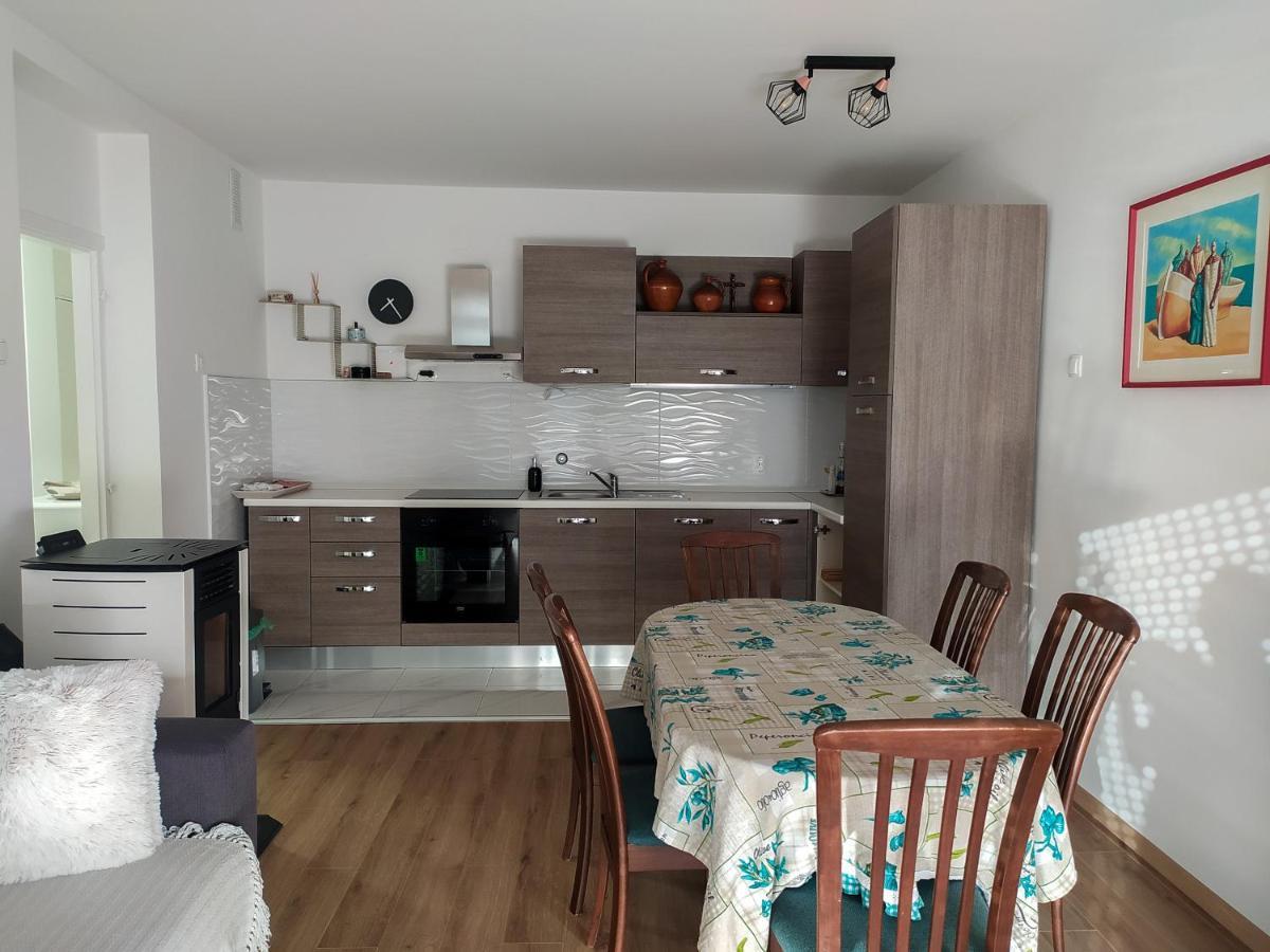 Novouredeni Stan S Balkonom I Pogledom Na More Senj  Esterno foto