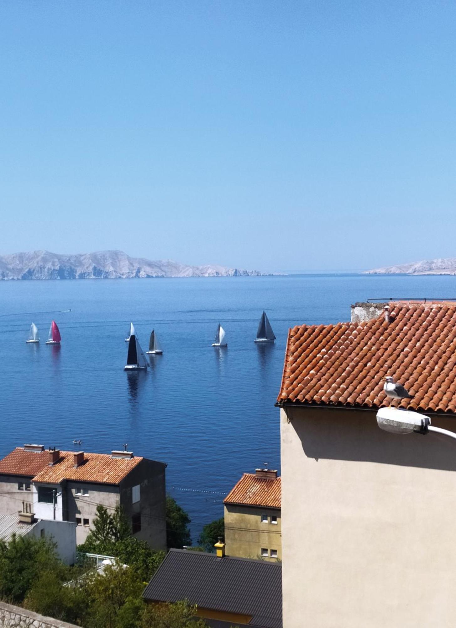 Novouredeni Stan S Balkonom I Pogledom Na More Senj  Esterno foto
