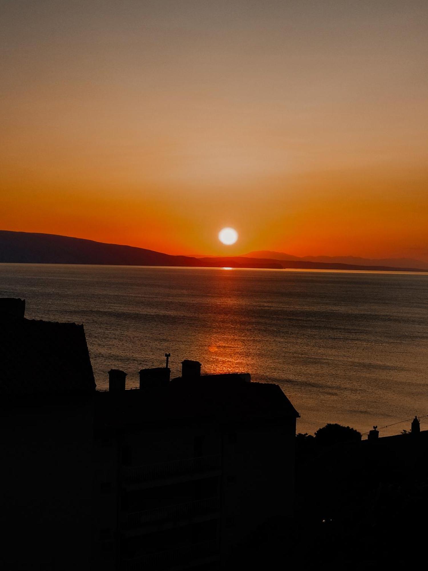 Novouredeni Stan S Balkonom I Pogledom Na More Senj  Esterno foto