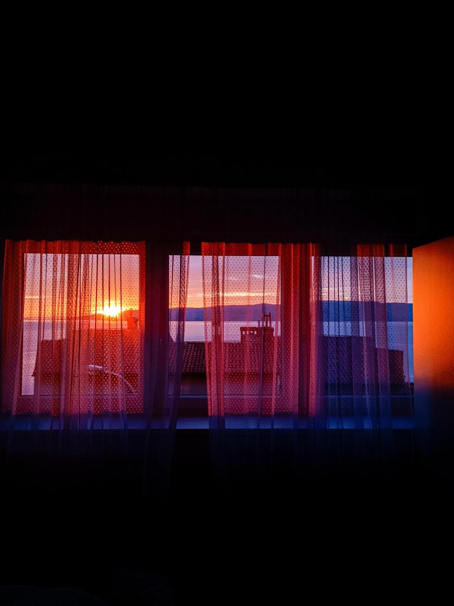 Novouredeni Stan S Balkonom I Pogledom Na More Senj  Esterno foto