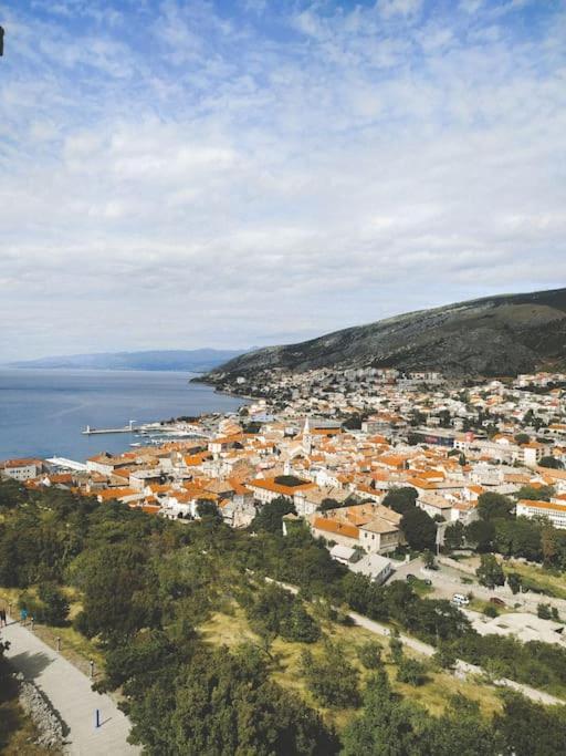 Novouredeni Stan S Balkonom I Pogledom Na More Senj  Esterno foto
