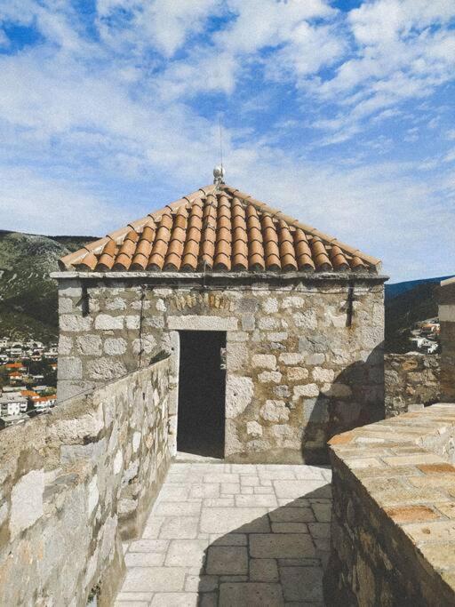 Novouredeni Stan S Balkonom I Pogledom Na More Senj  Esterno foto