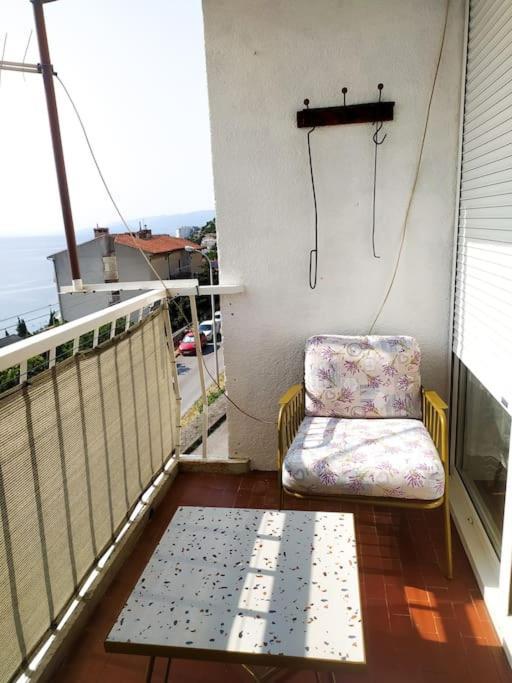 Novouredeni Stan S Balkonom I Pogledom Na More Senj  Esterno foto